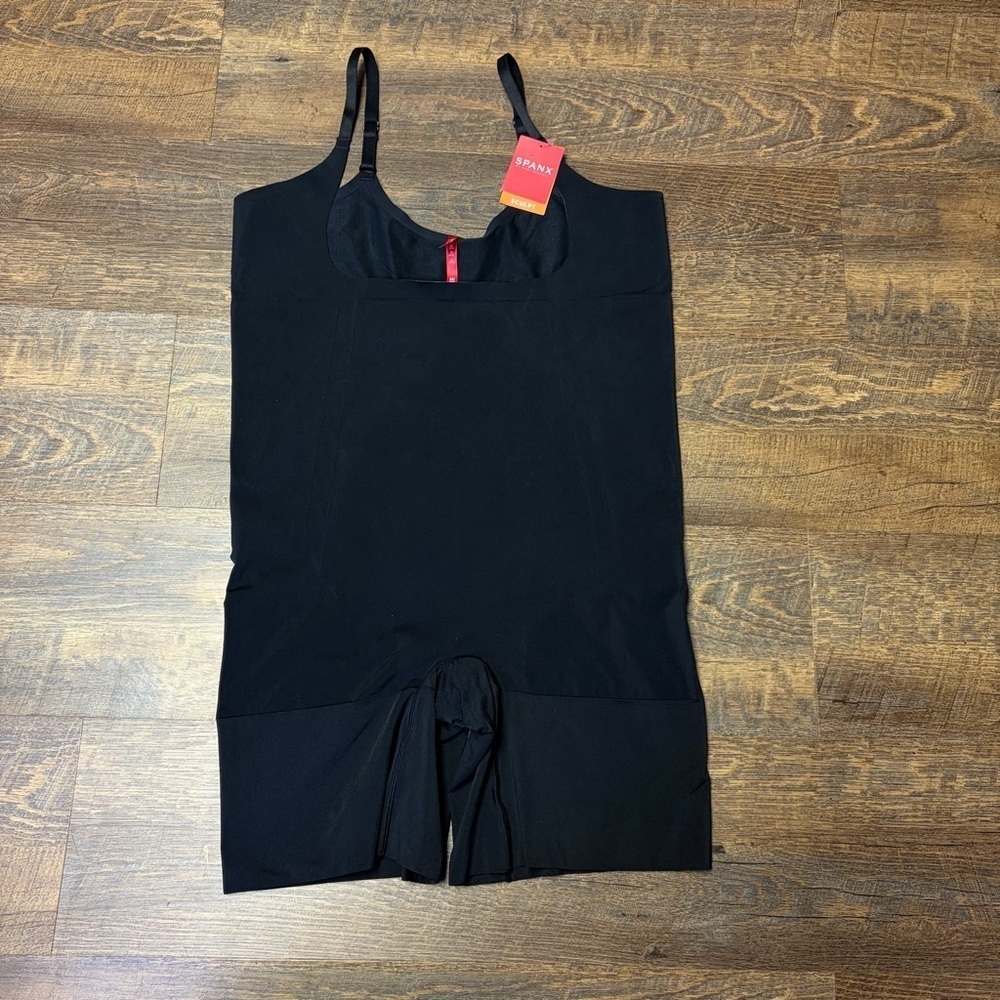 NEW SPANX Sculpt OnCore Open Bust Mid Thigh Bodysuit Black Shapewear Size 3X - Picture 4 of 15
